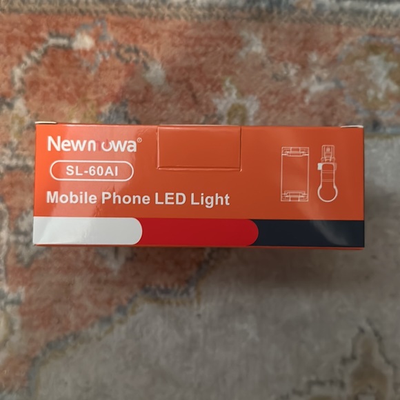 Alix Earl photo light - Picture 2 of 3